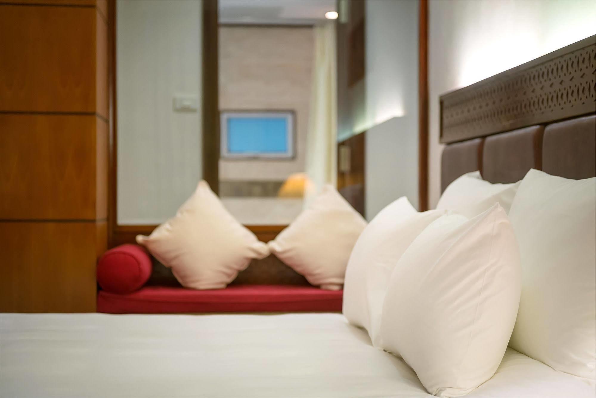 Hanoi E Central Luxury Hotel & Restaurant Exterior foto